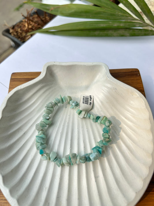 Soothing Spirit: Natural Amazonite Chips Bracelet
