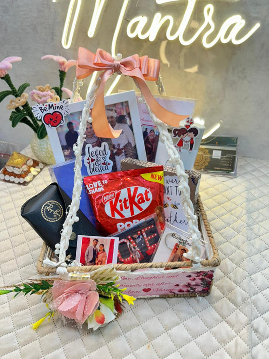 The Gentleman’s Signature: Personalized Luxe Jute Hamper